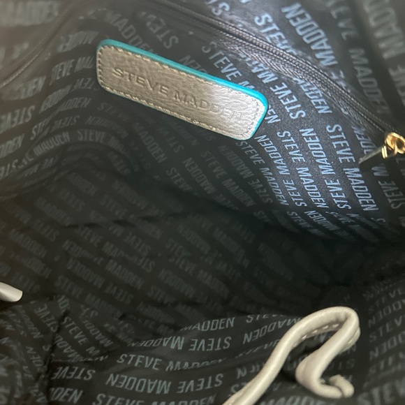 NWOT Steve Madden Logo Crossbody Bag - Picture 3 of 4